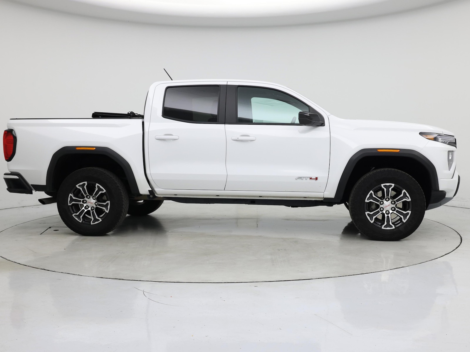 2025 GMC Canyon AT4 - Photo 8