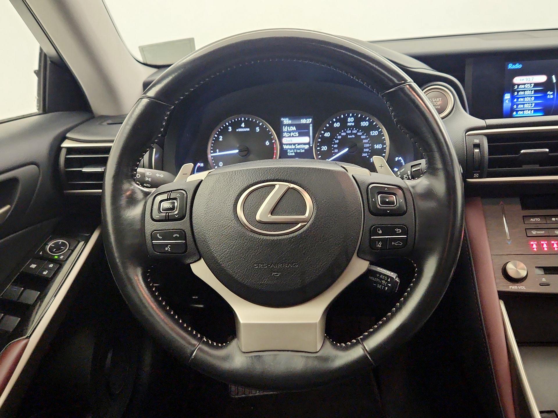 Thumbnail: 2020 Lexus IS - 10