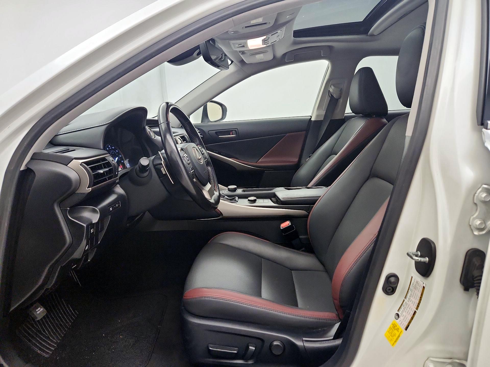 Thumbnail: 2020 Lexus IS - 11