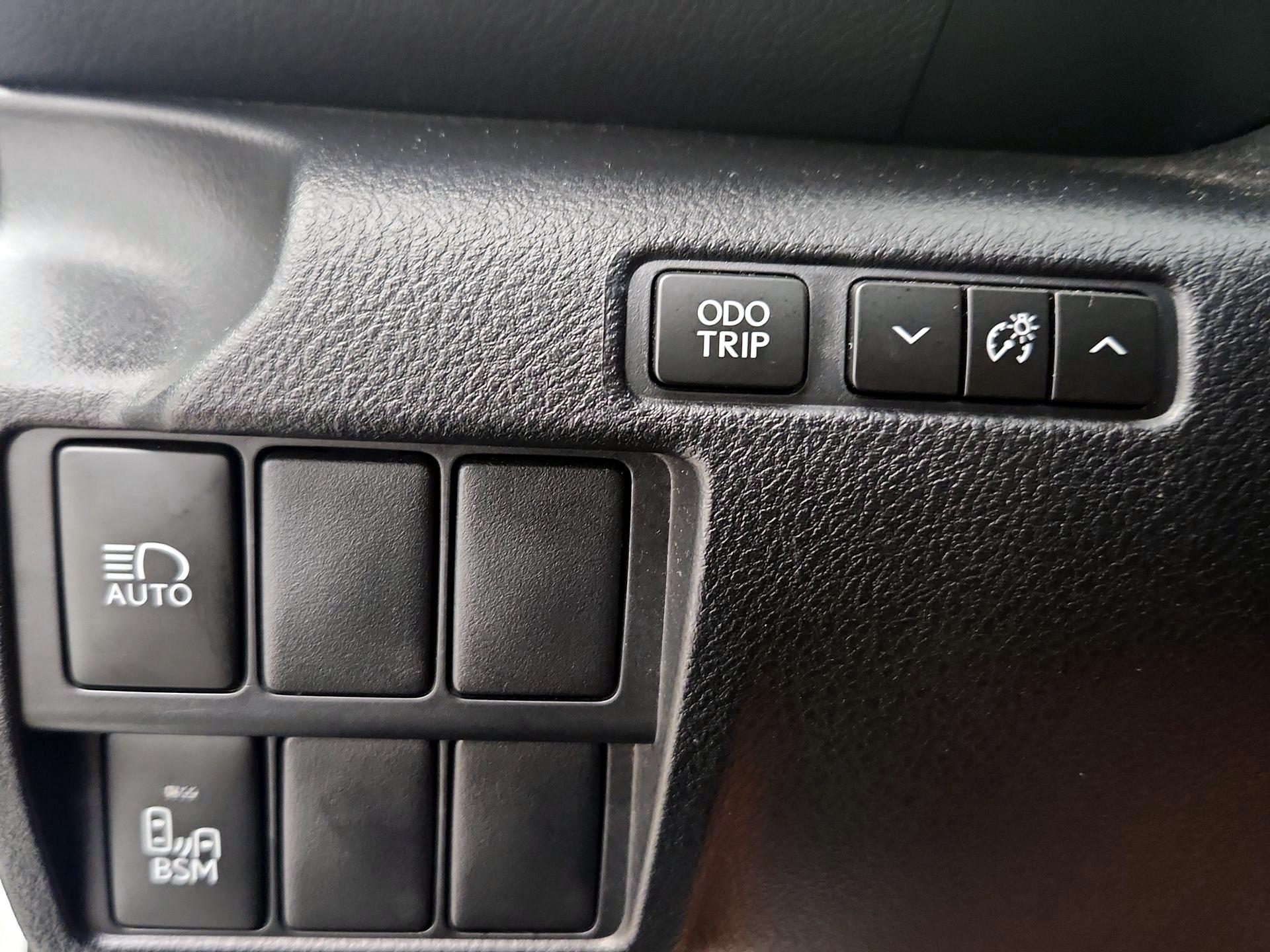 Thumbnail: 2020 Lexus IS - 13