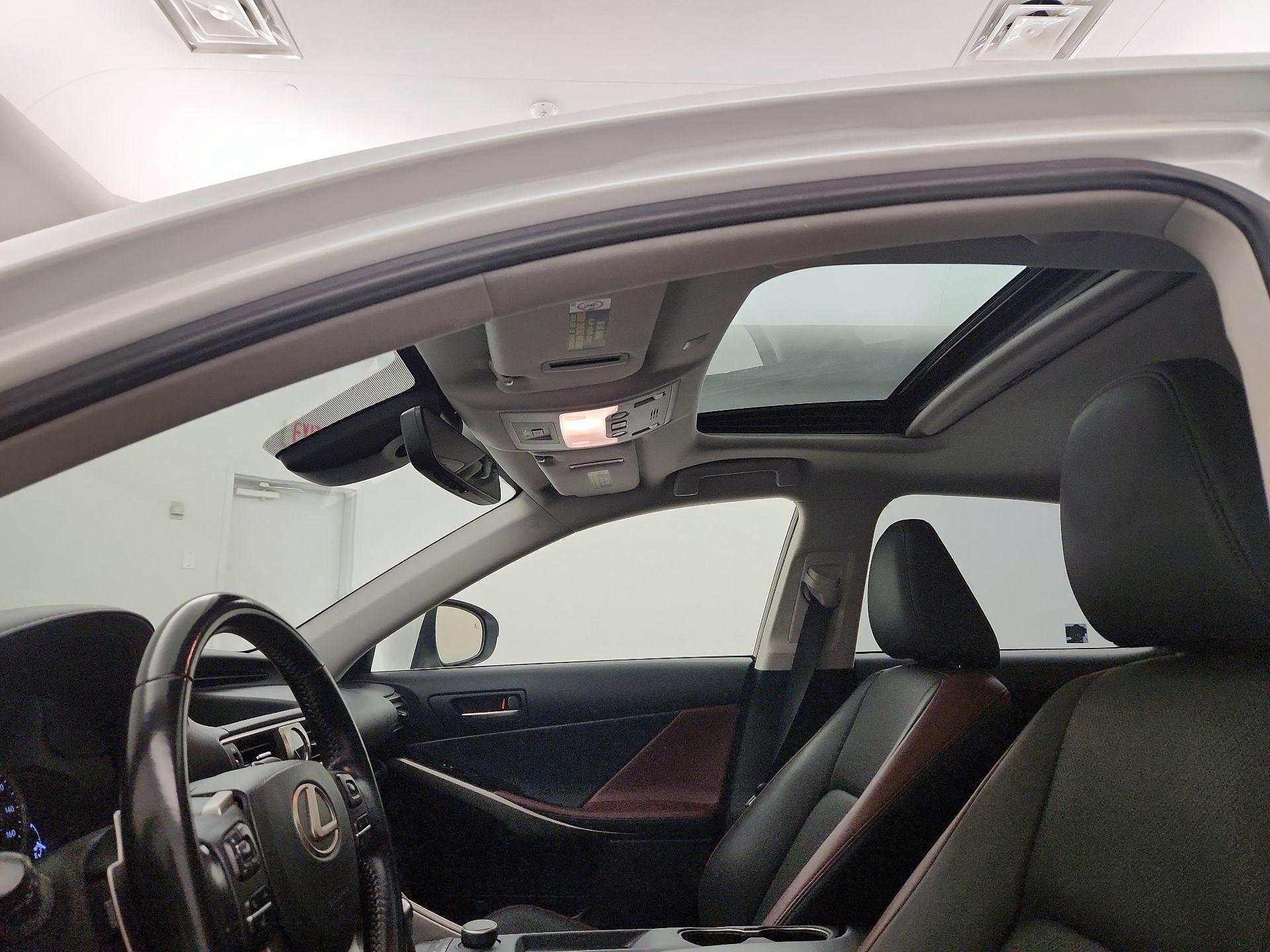 Thumbnail: 2020 Lexus IS - 19