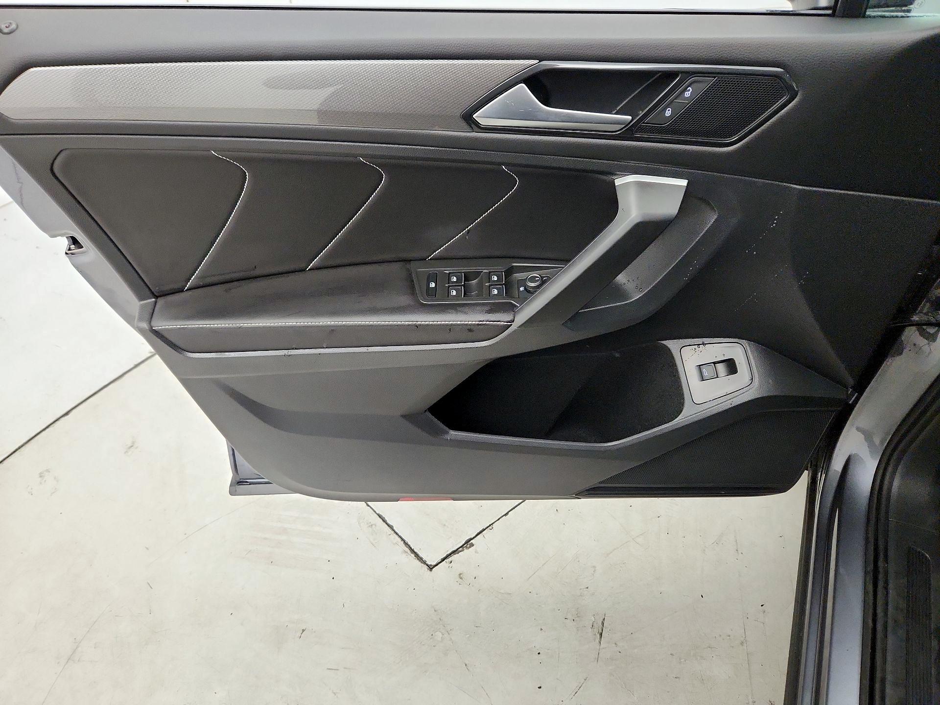 Thumbnail: 2024 Volkswagen Tiguan - 12