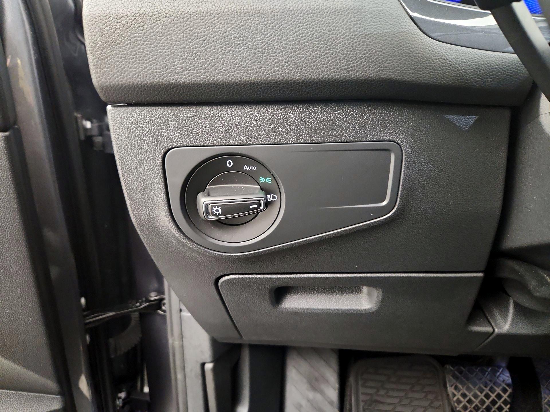 Thumbnail: 2024 Volkswagen Tiguan - 13