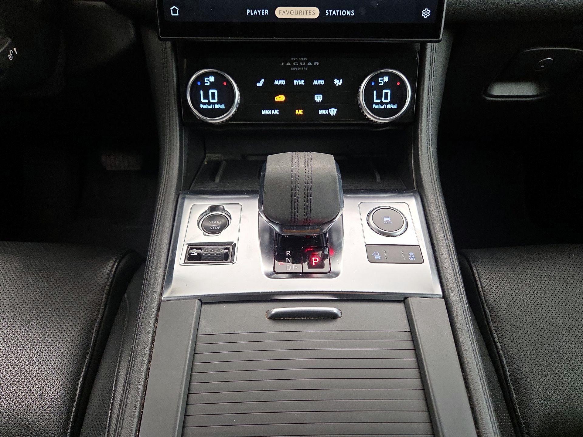 Thumbnail: 2021 Jaguar F-Pace - 18