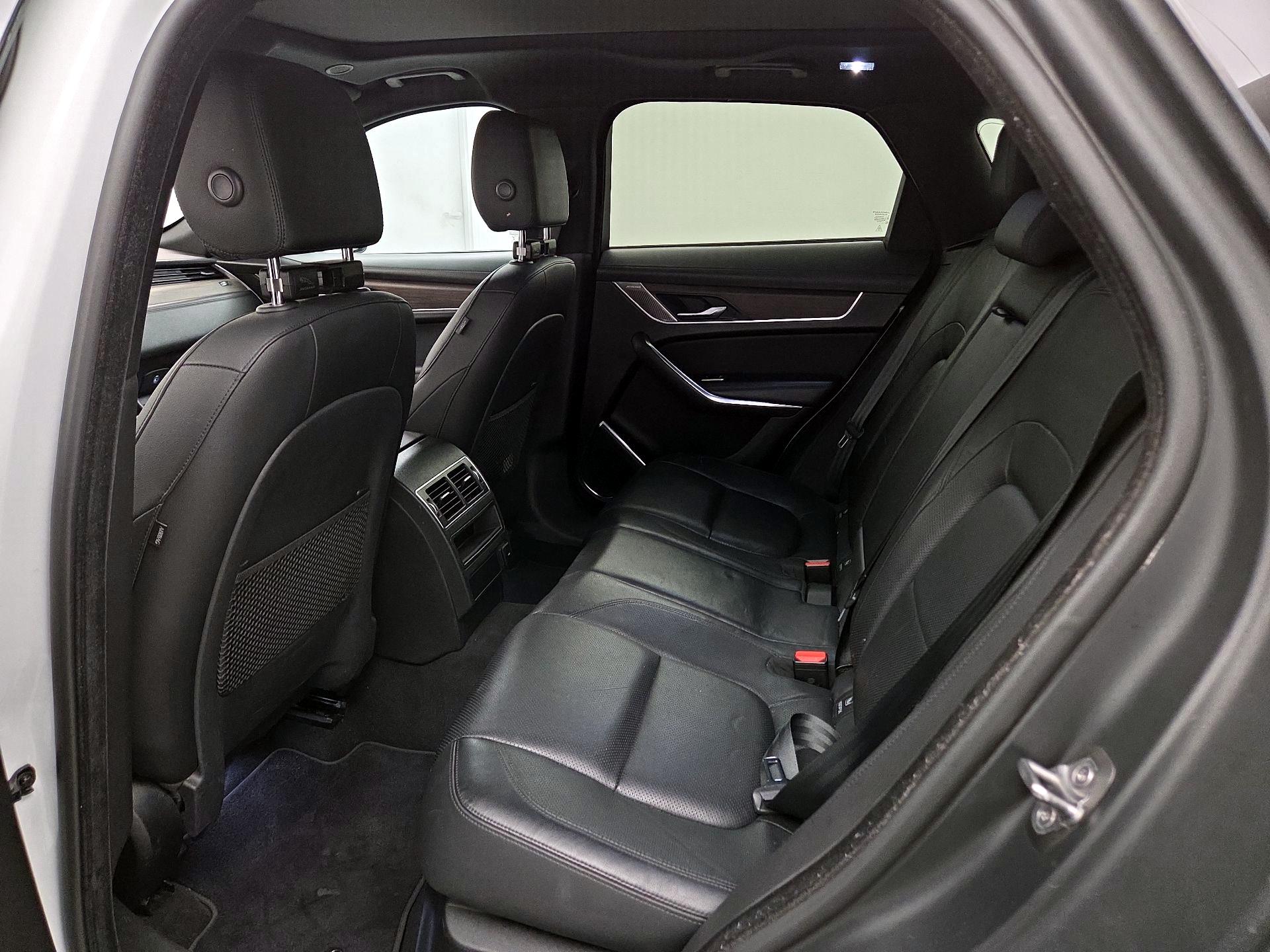 Thumbnail: 2021 Jaguar F-Pace - 20