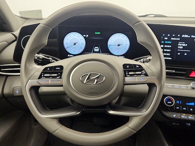 Steering Wheel & Instrument Cluster (On)