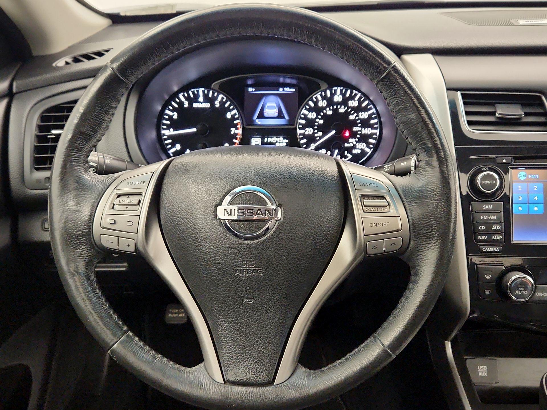 Thumbnail: 2015 Nissan Altima - 10