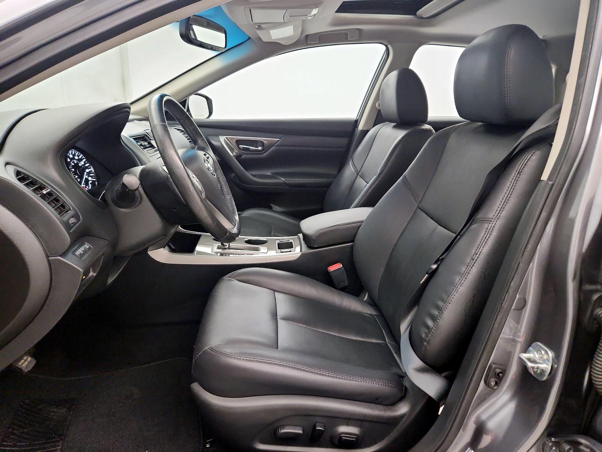 Thumbnail: 2015 Nissan Altima - 11