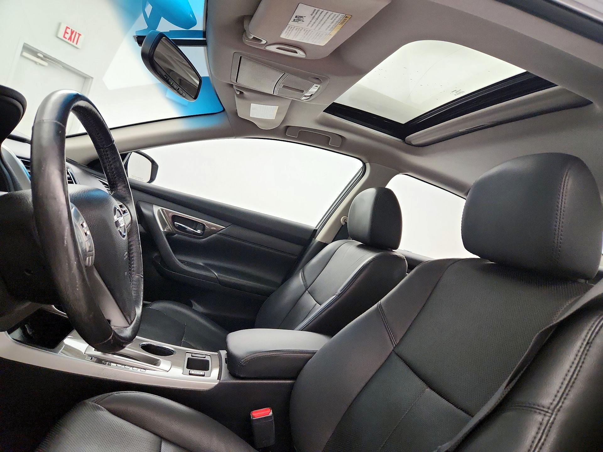 Thumbnail: 2015 Nissan Altima - 19