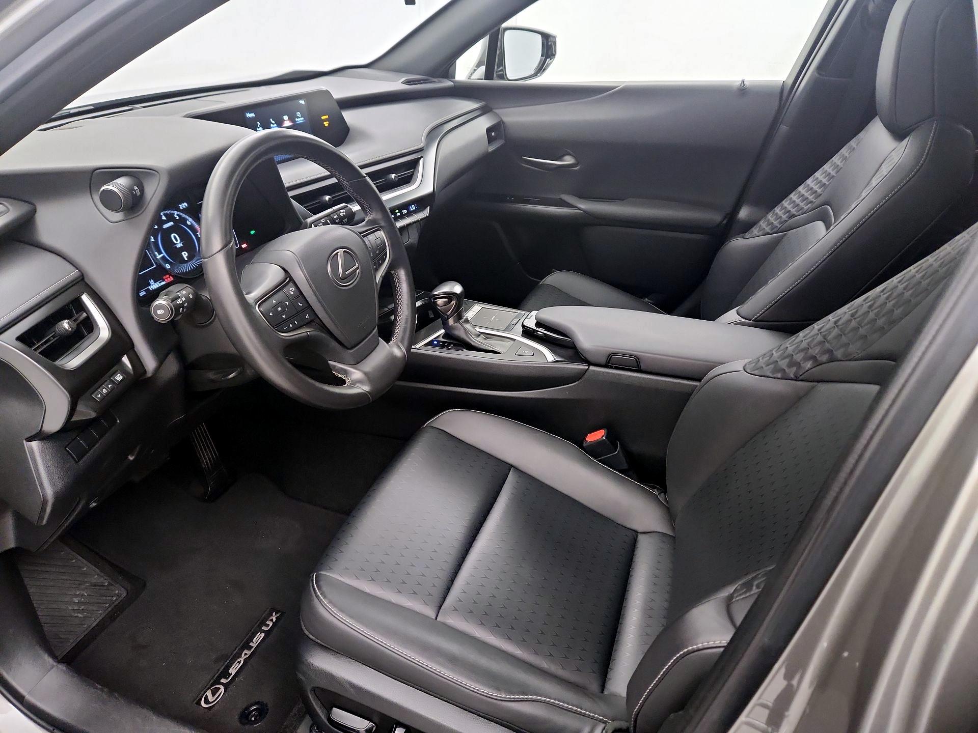 Thumbnail: 2019 Lexus UX - 11