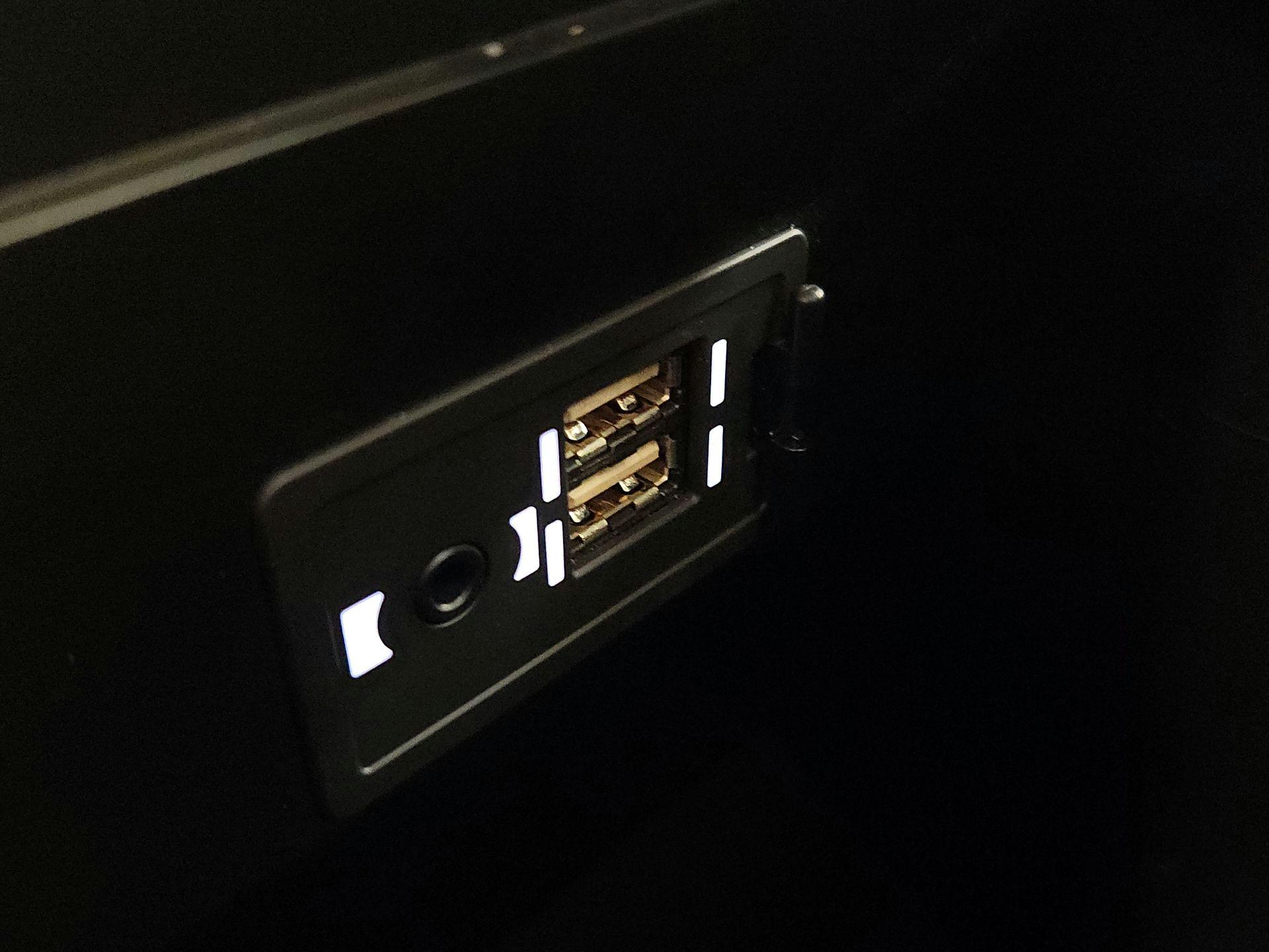 Thumbnail: 2019 Lexus UX - 17