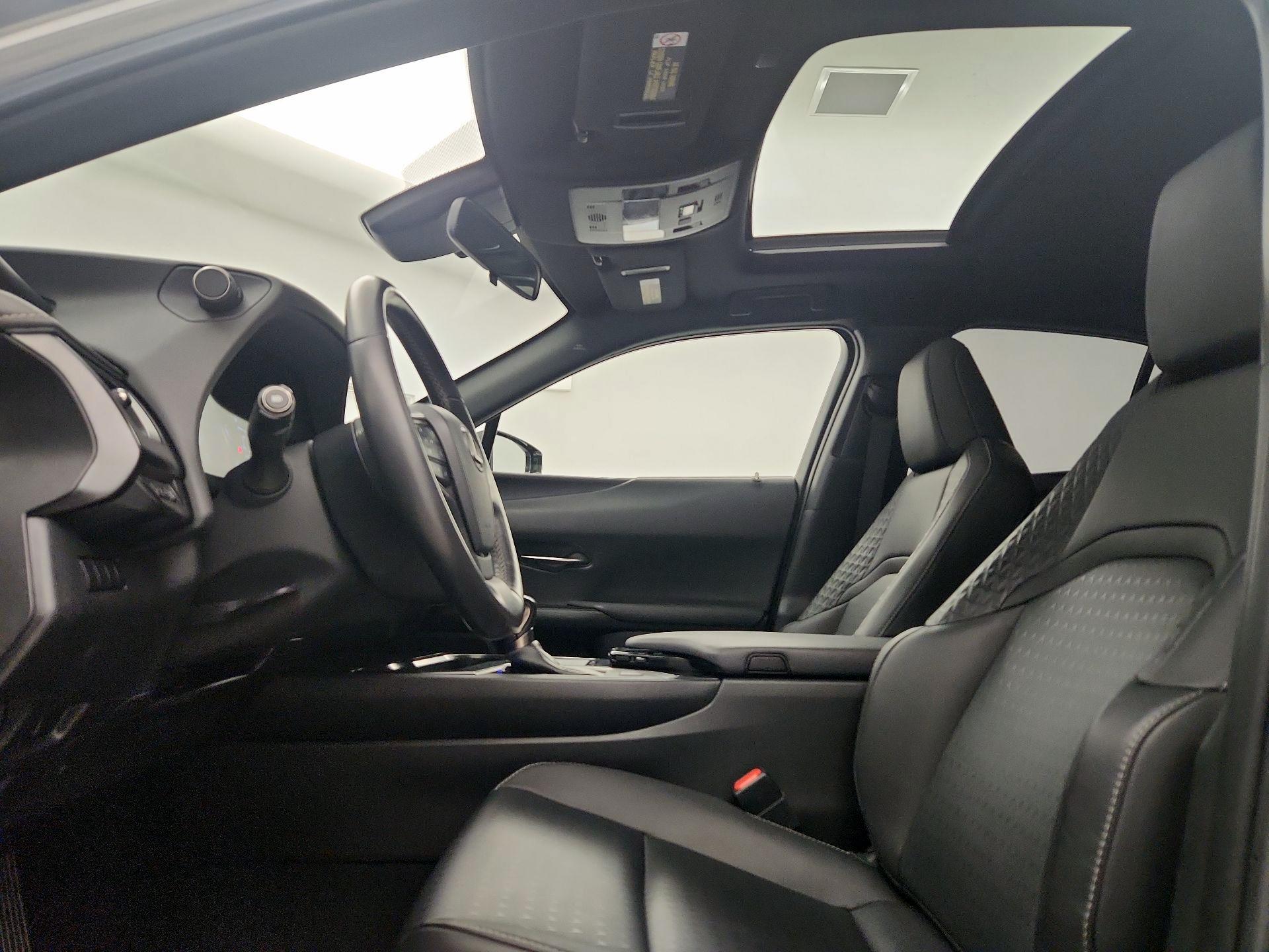 Thumbnail: 2019 Lexus UX - 18