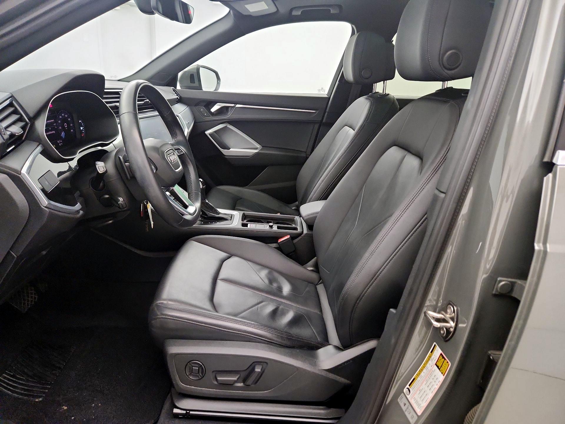 Thumbnail: 2022 Audi Q3 - 11