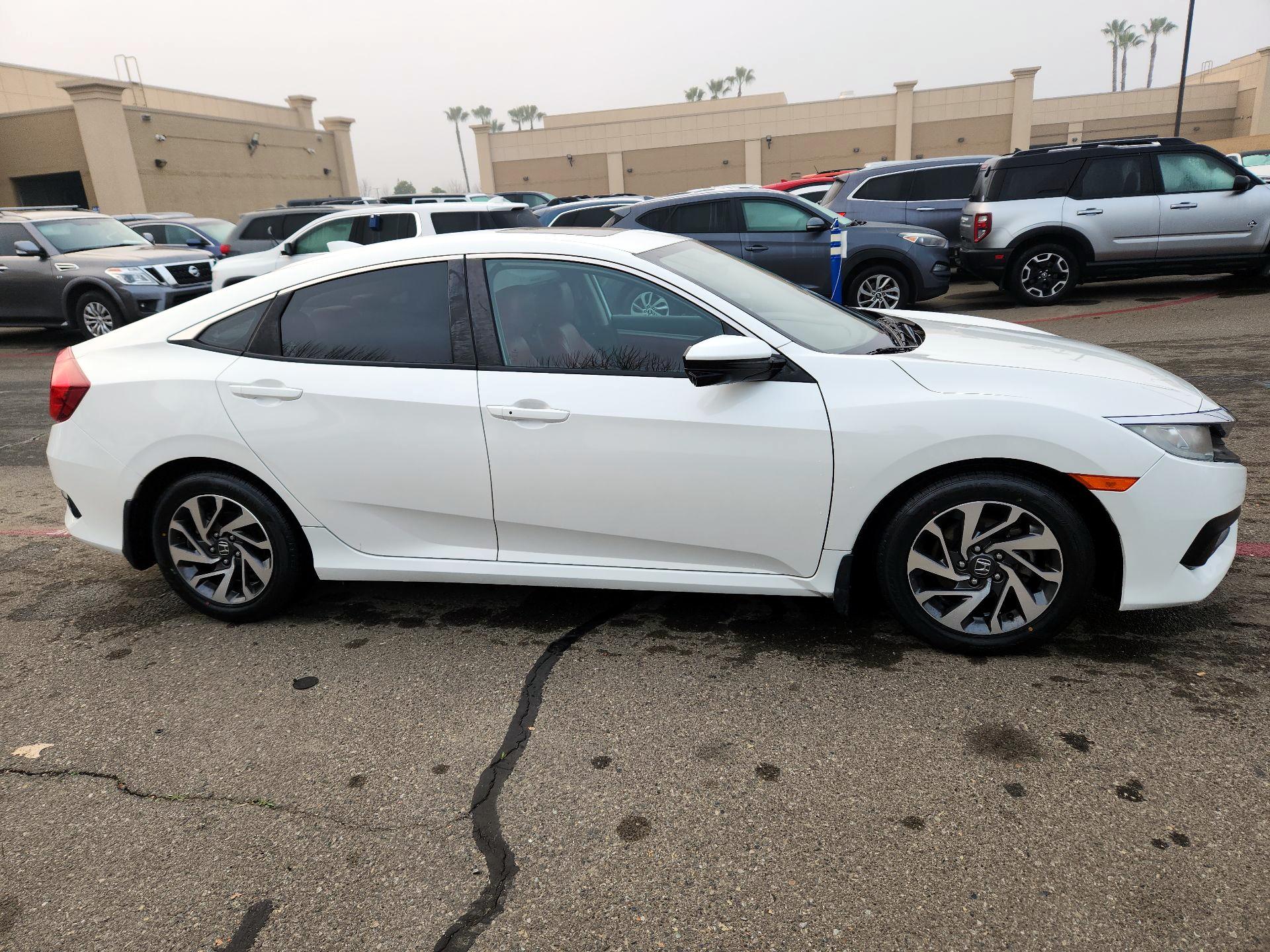 Thumbnail: 2017 Honda Civic - 4