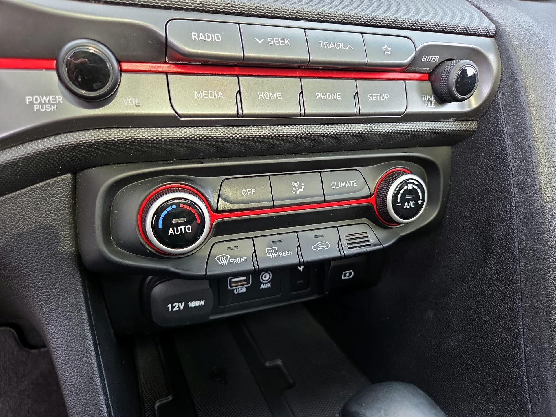 Thumbnail: 2019 Hyundai Veloster - 14