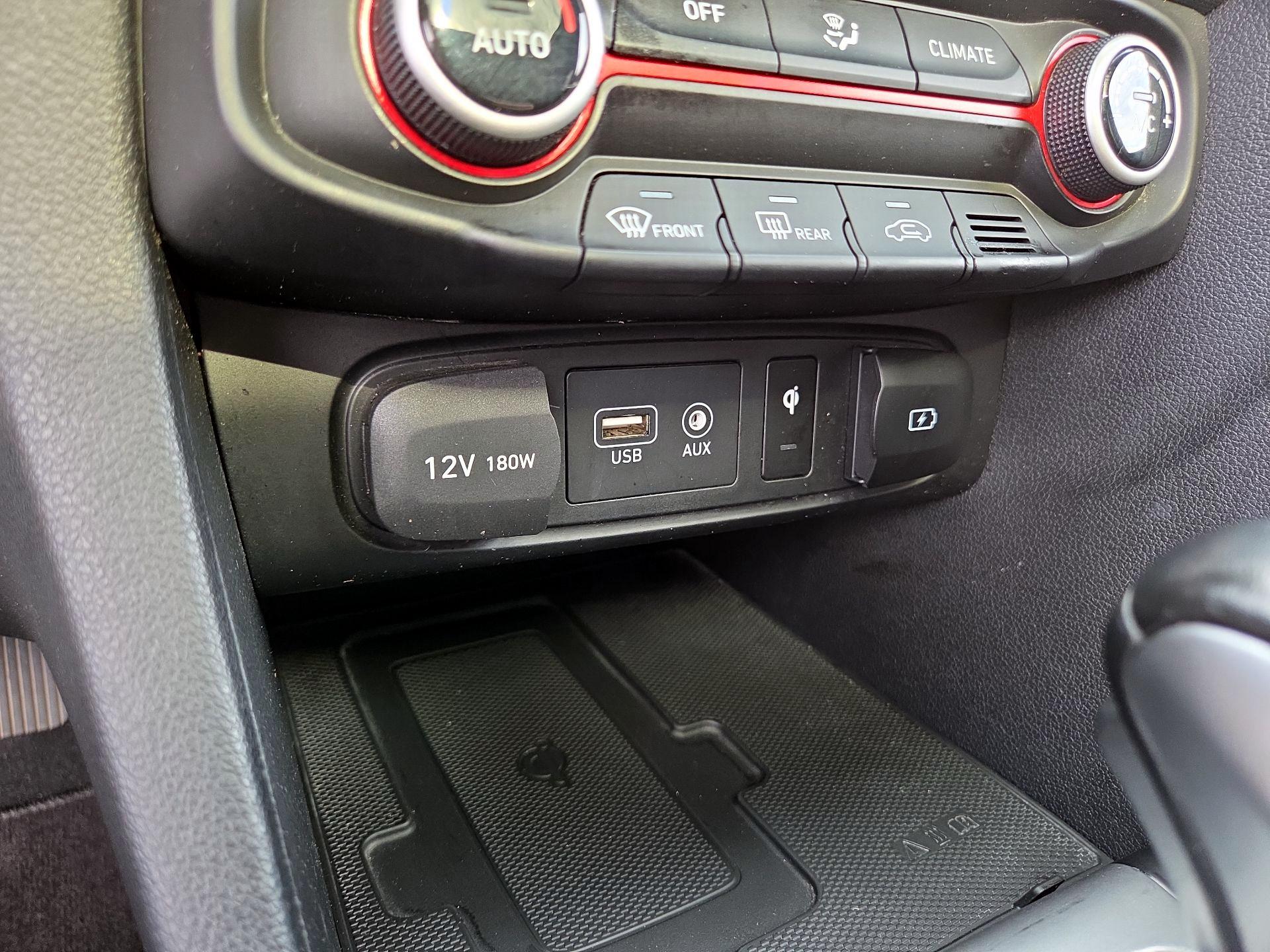 Thumbnail: 2019 Hyundai Veloster - 16