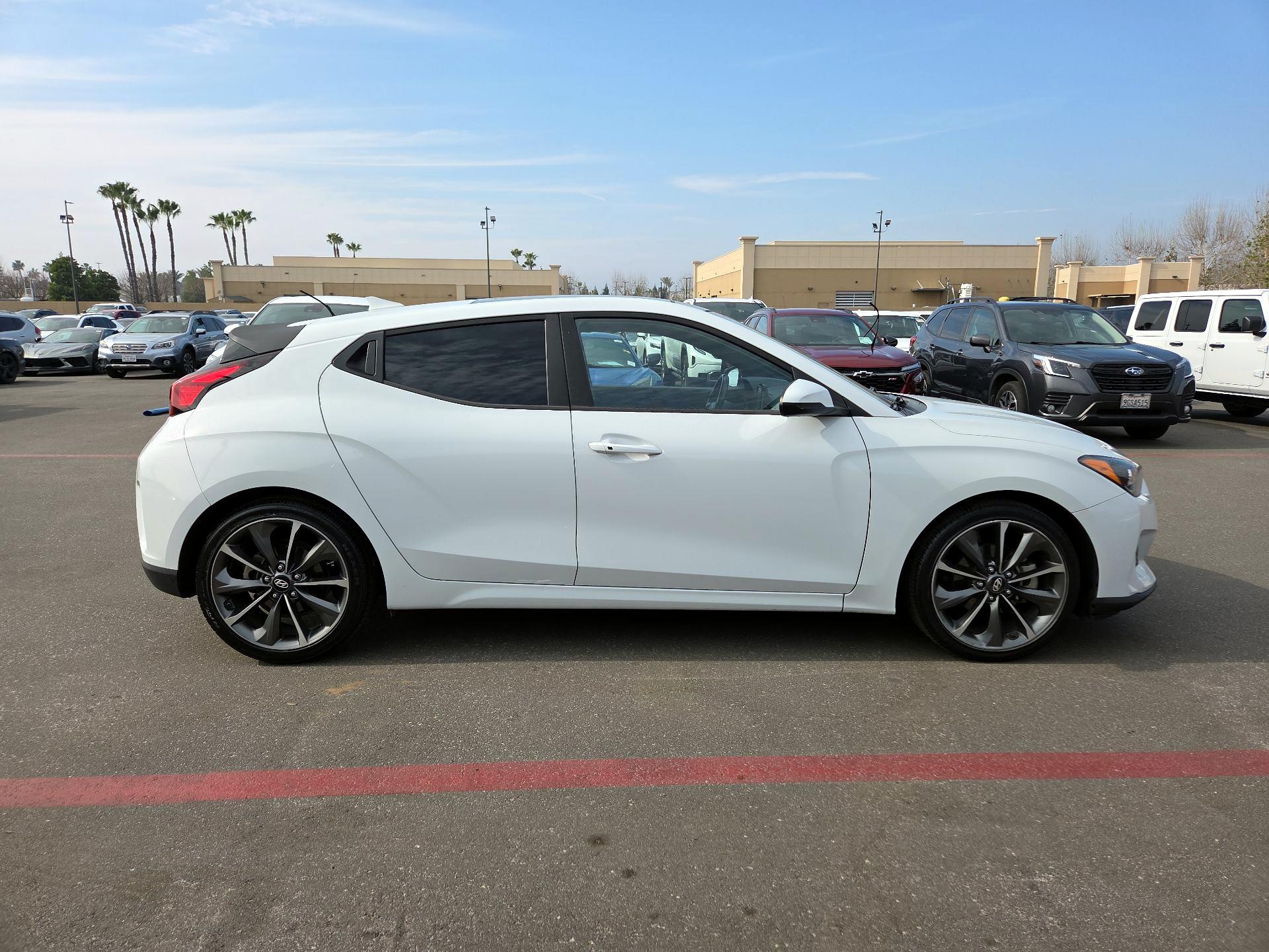Thumbnail: 2019 Hyundai Veloster - 4