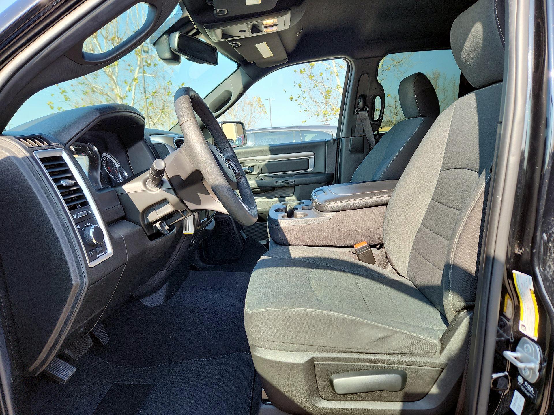 Thumbnail: 2022 RAM 1500 Classic - 9