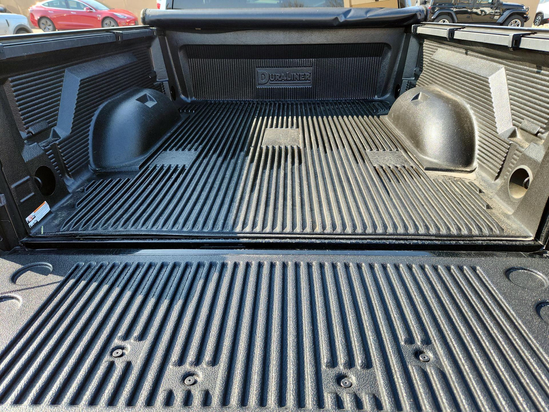 Thumbnail: 2022 RAM 1500 Classic - 17