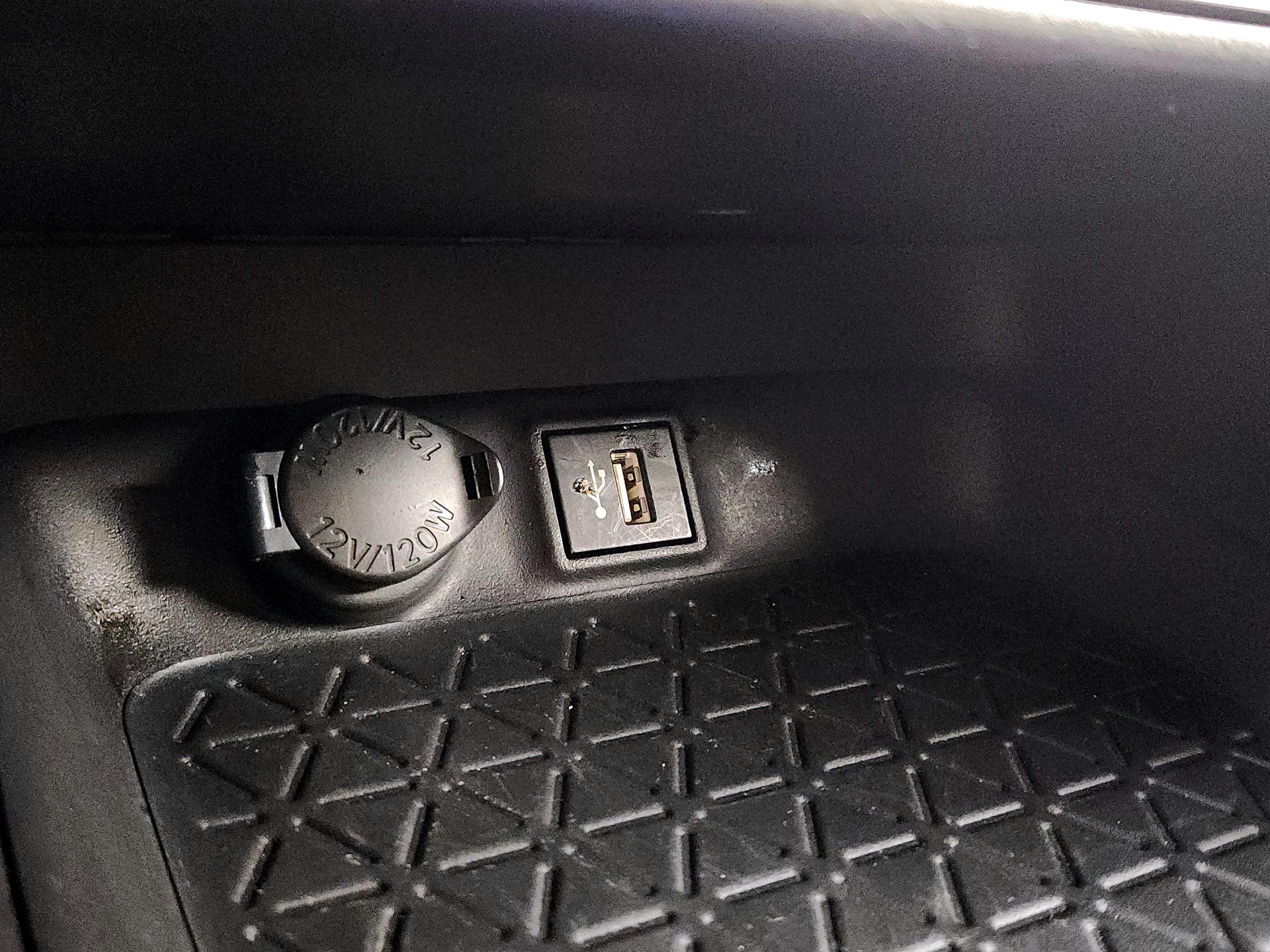 Thumbnail: 2023 Toyota RAV4 - 18