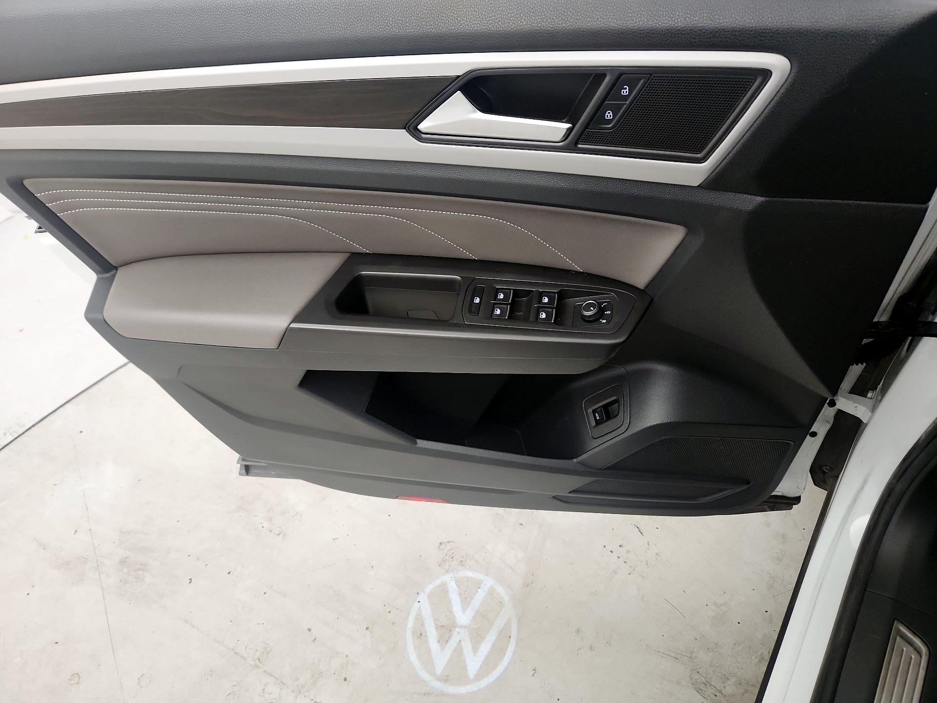 Thumbnail: 2023 Volkswagen Atlas - 12