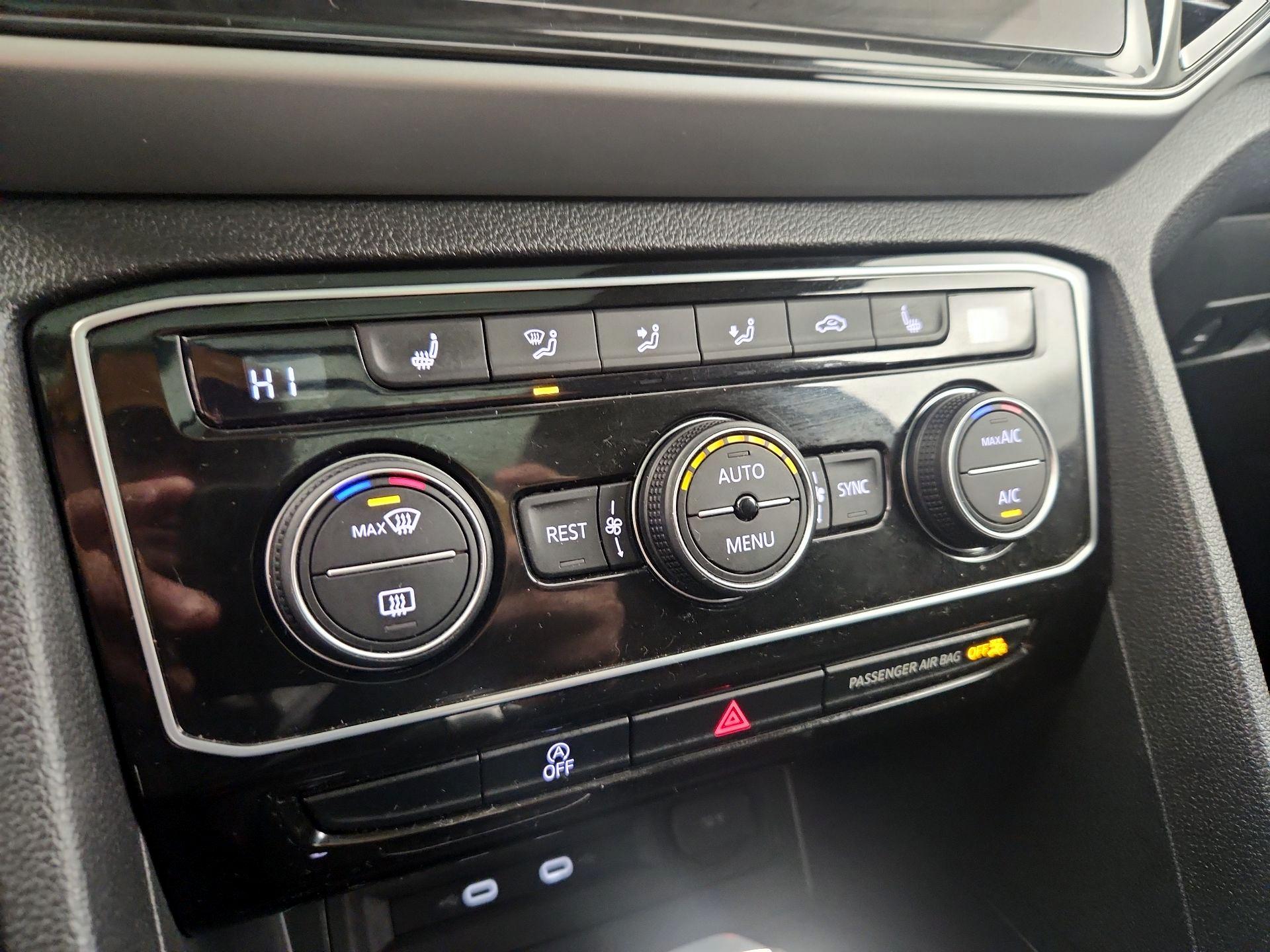 Thumbnail: 2023 Volkswagen Atlas - 16