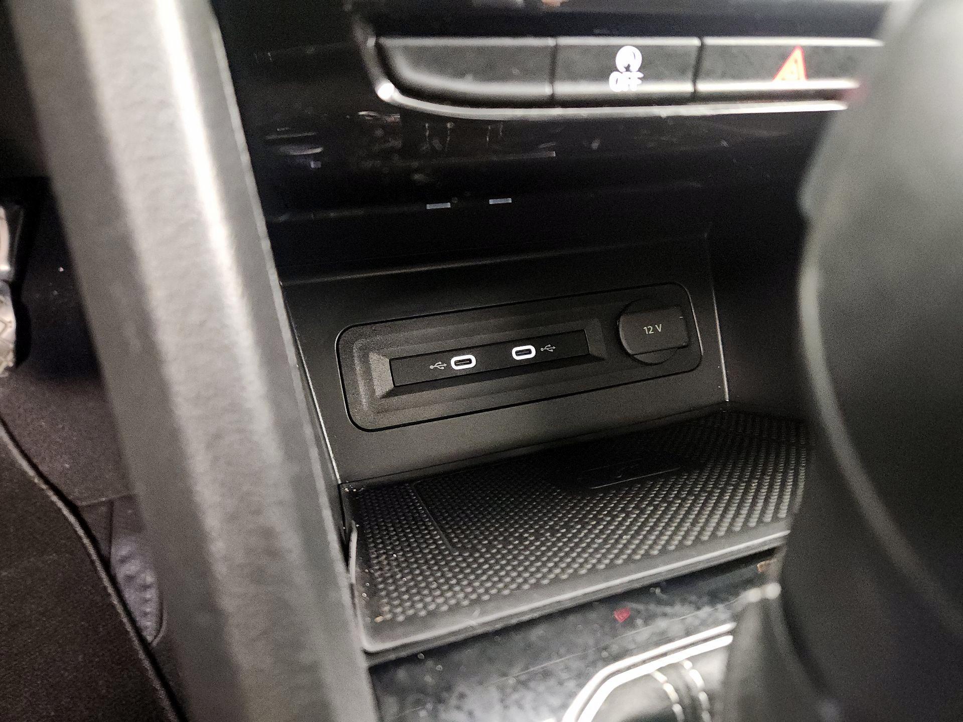 Thumbnail: 2023 Volkswagen Atlas - 18