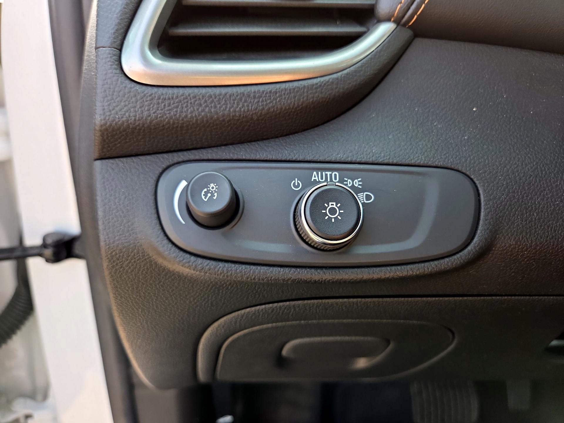 Thumbnail: 2022 Chevrolet Trax - 11