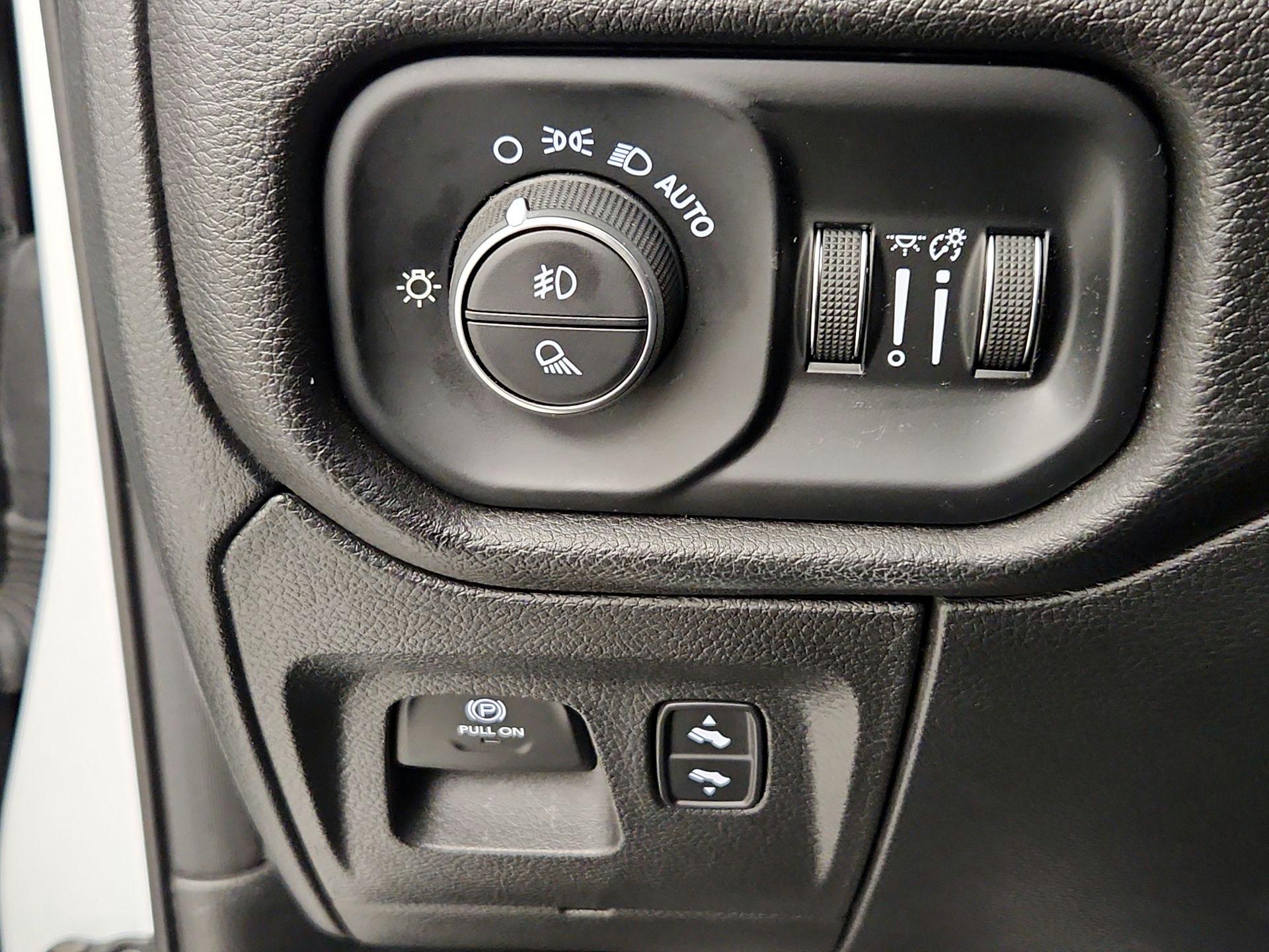 Thumbnail: 2025 RAM 1500 - 13