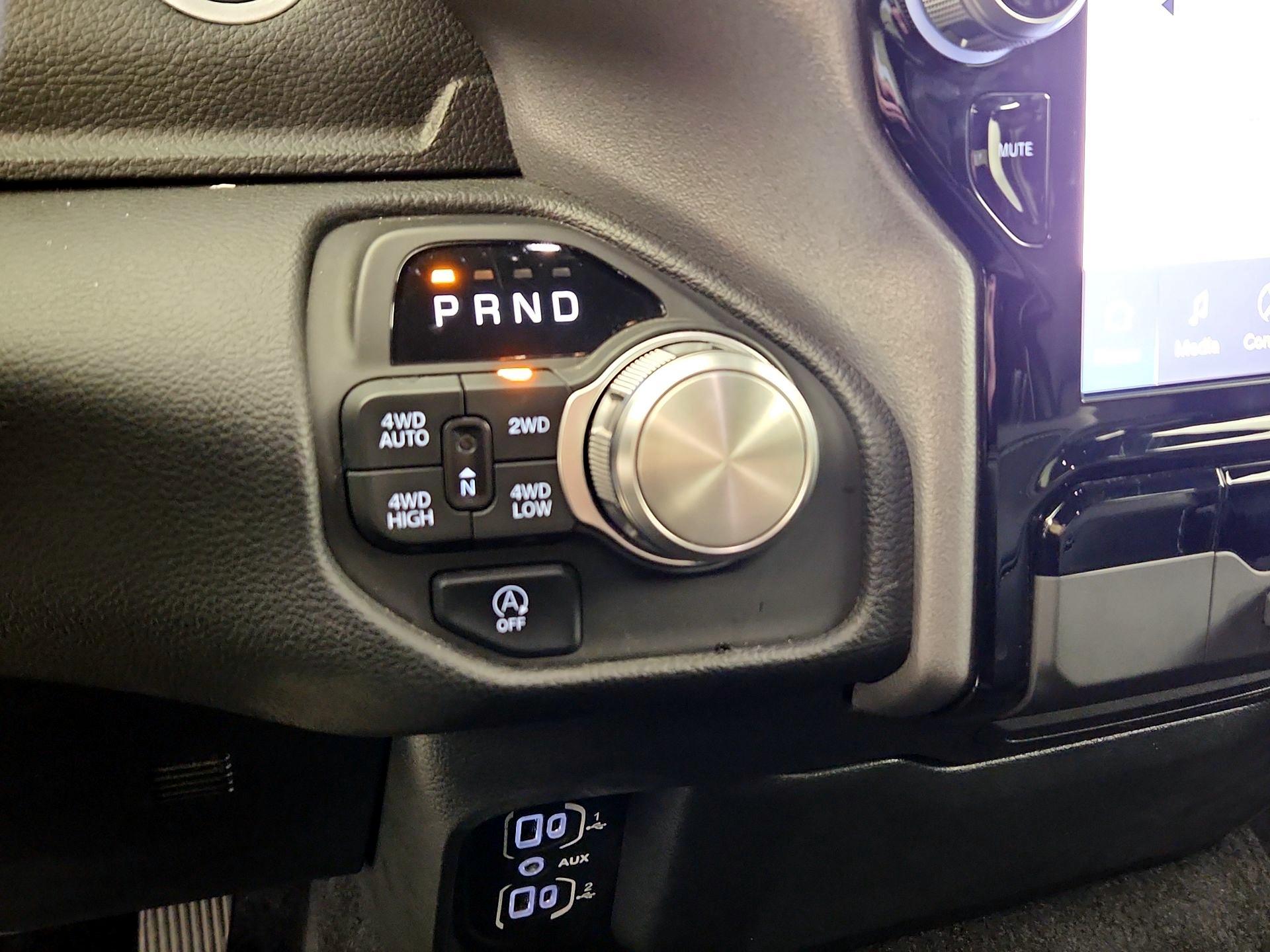 Thumbnail: 2025 RAM 1500 - 18