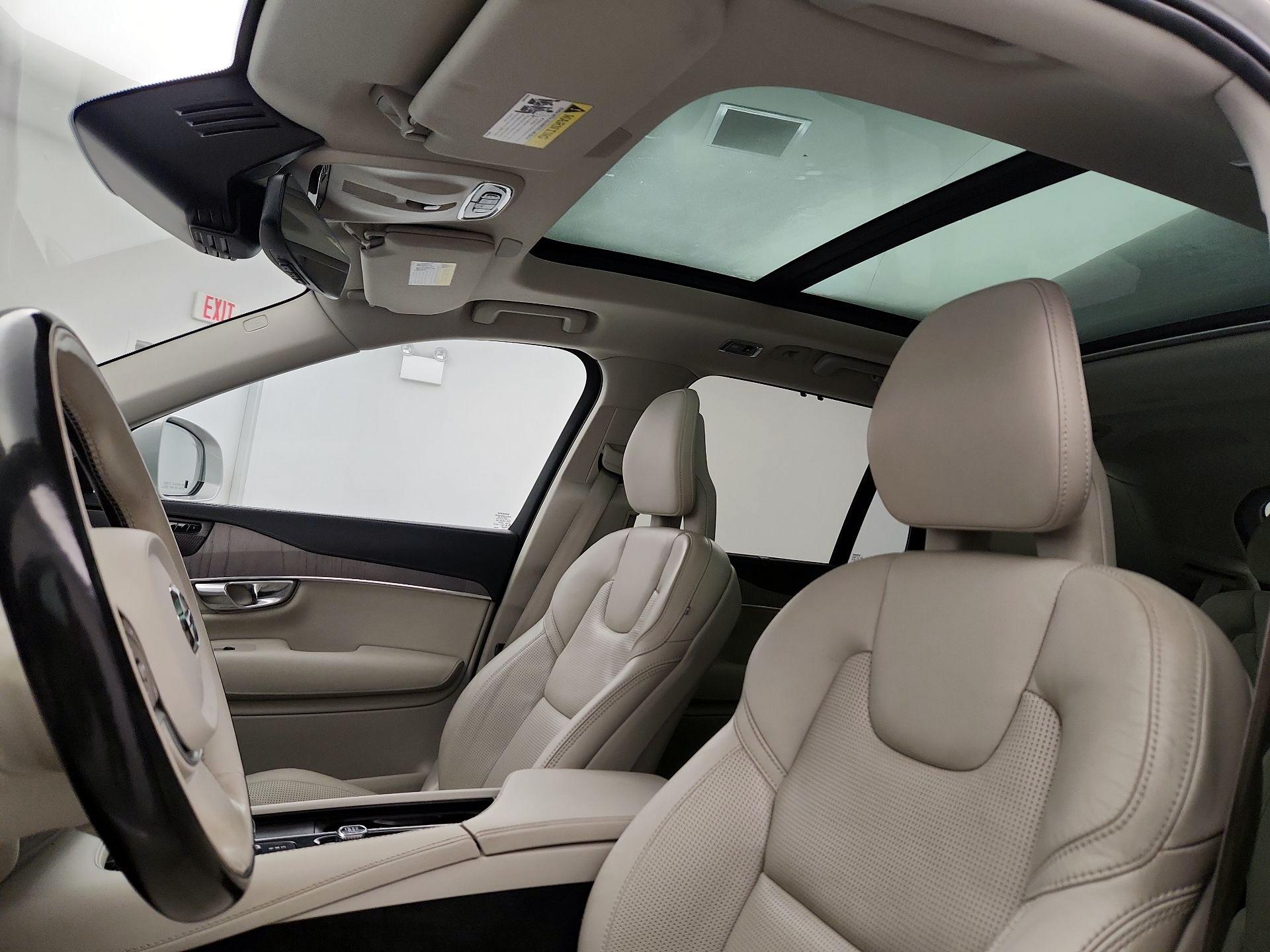 Thumbnail: 2022 Volvo XC90 - 20