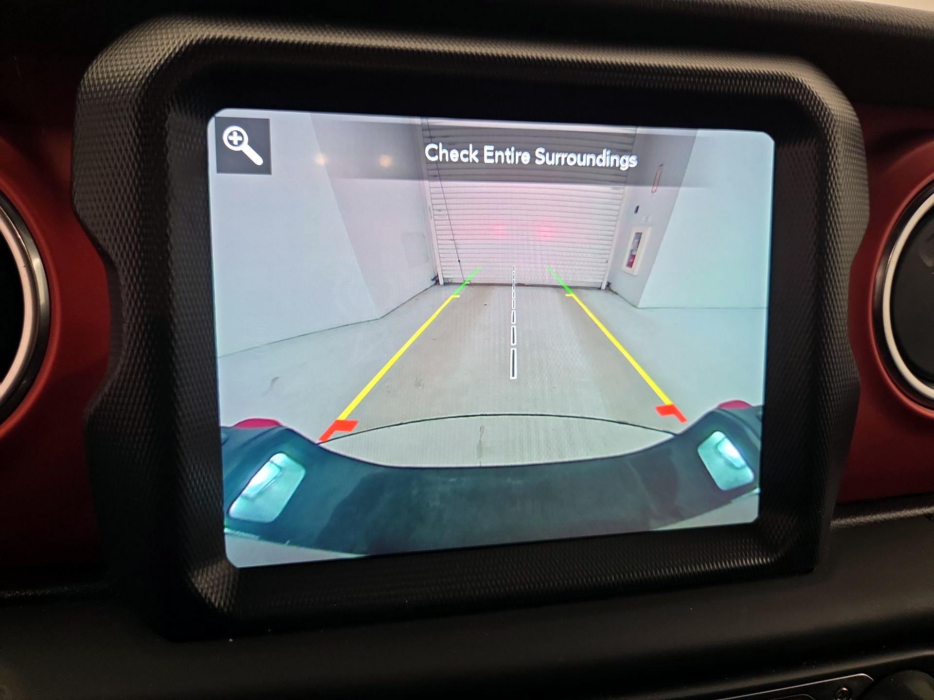 Thumbnail: 2020 Jeep Gladiator - 15