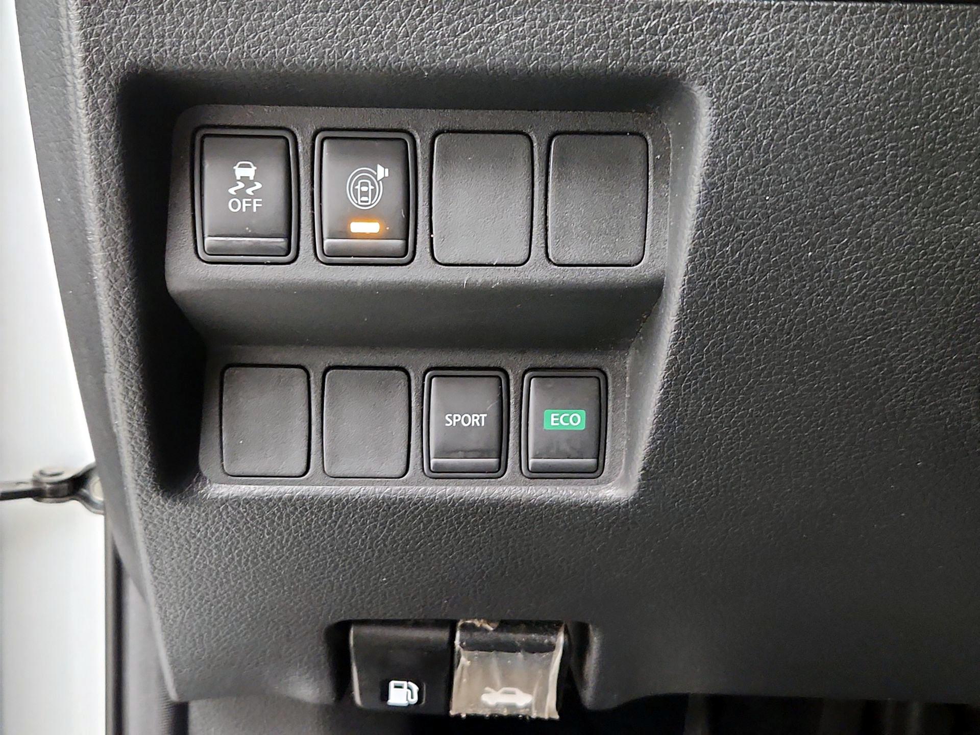 Thumbnail: 2017 Nissan Rogue - 13