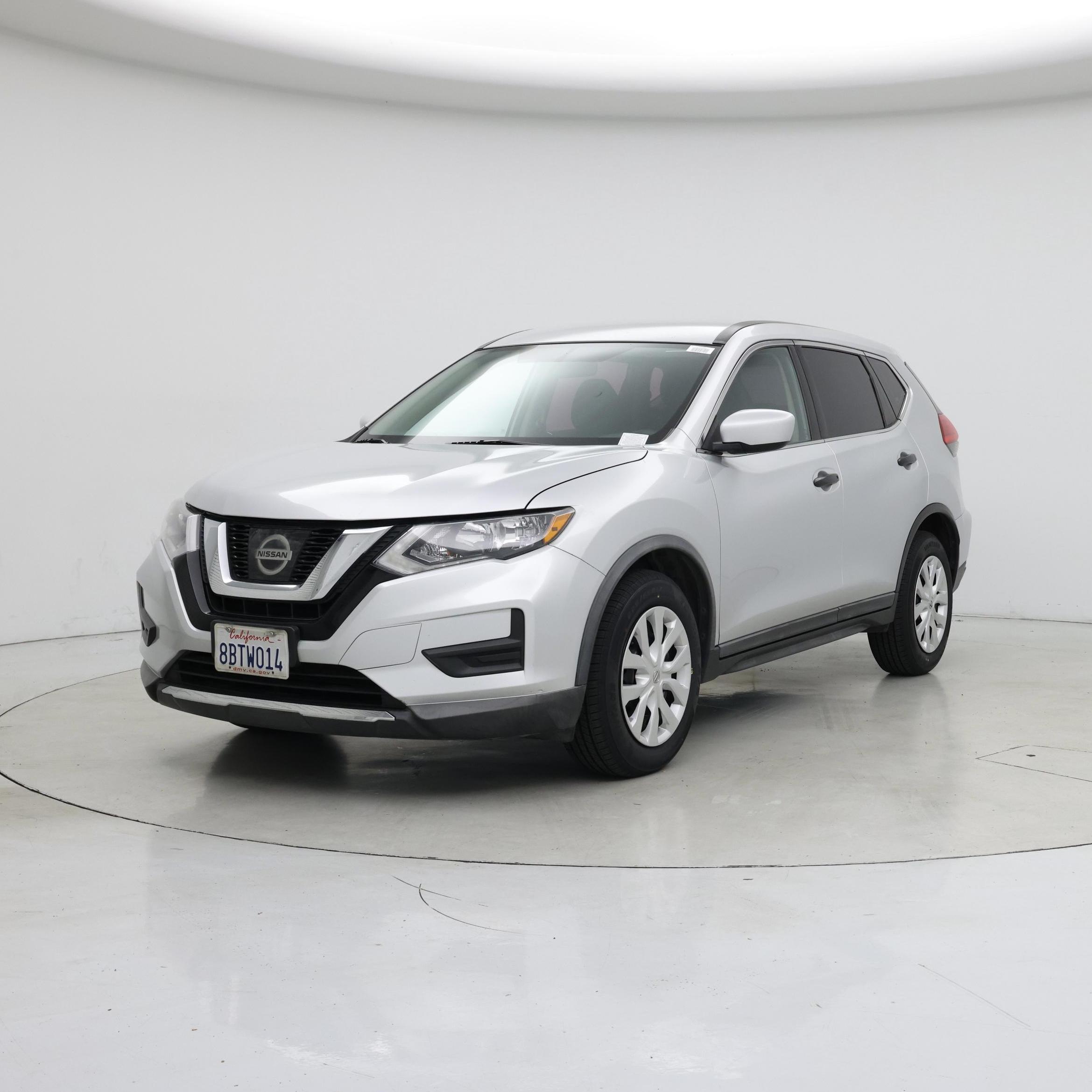 Thumbnail: 2017 Nissan Rogue - 4