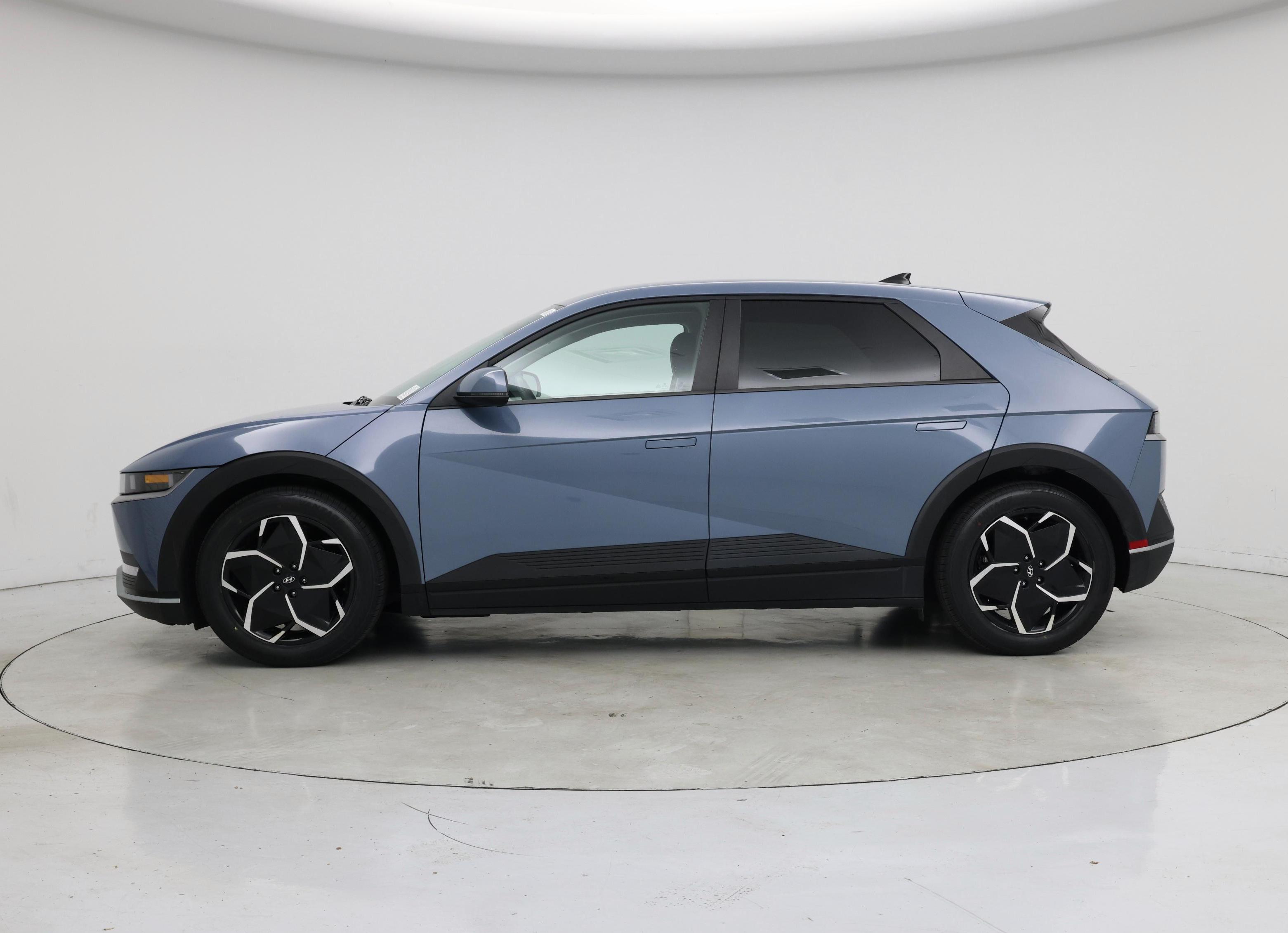 Thumbnail: 2022 Hyundai Ioniq 5 - 3