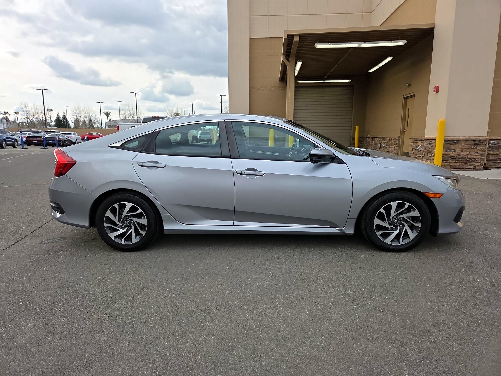 Thumbnail: 2016 Honda Civic - 4