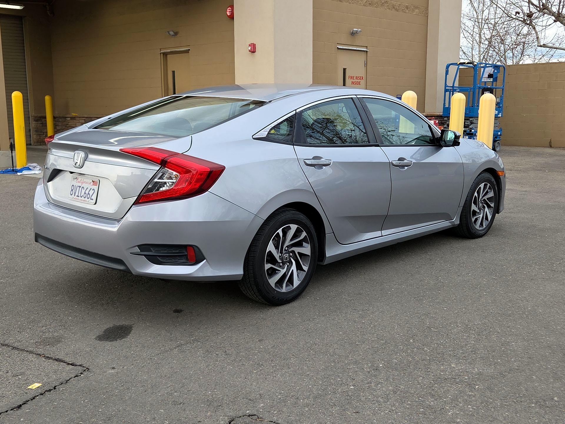 Thumbnail: 2016 Honda Civic - 5