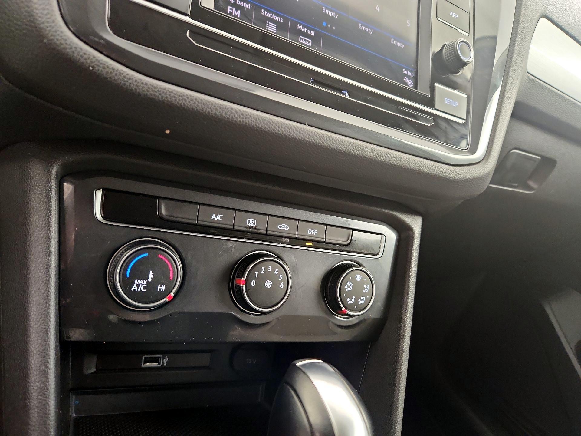 Thumbnail: 2019 Volkswagen Tiguan - 16