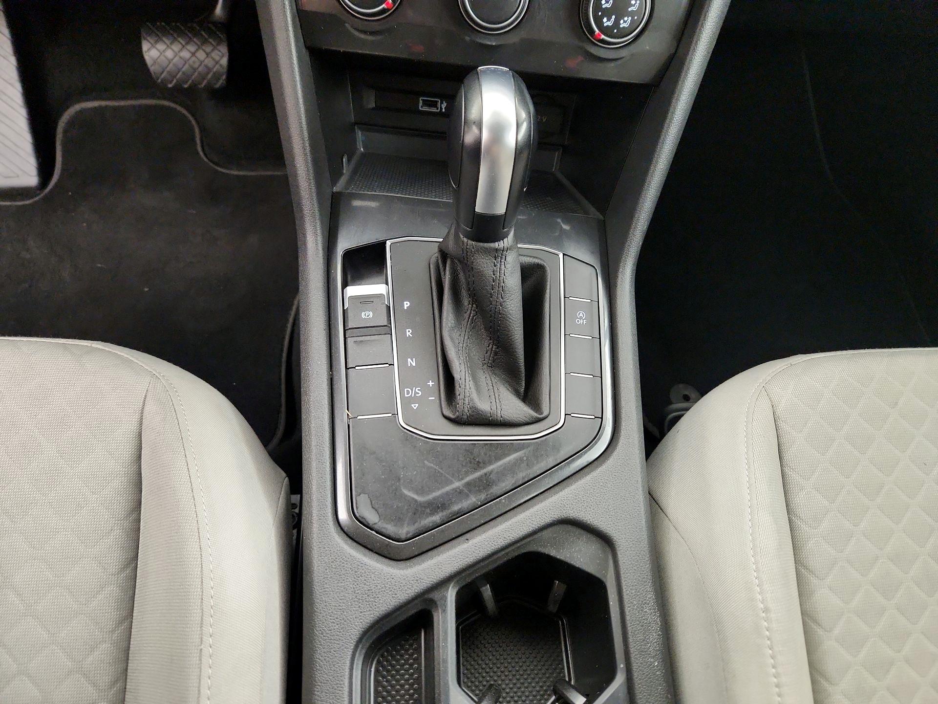 Thumbnail: 2019 Volkswagen Tiguan - 17