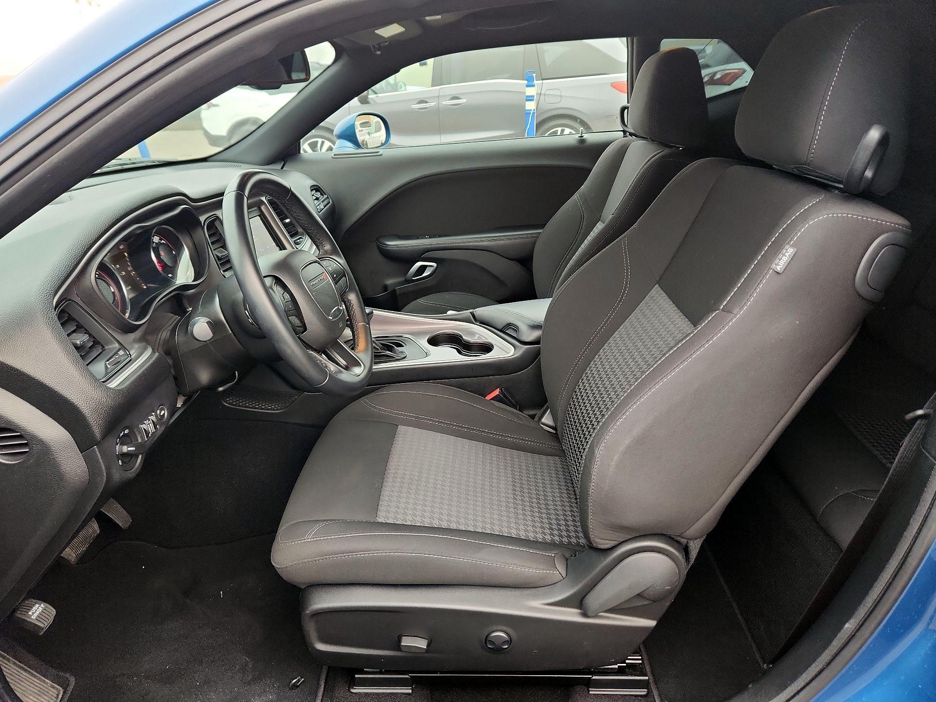 Thumbnail: 2022 Dodge Challenger - 9