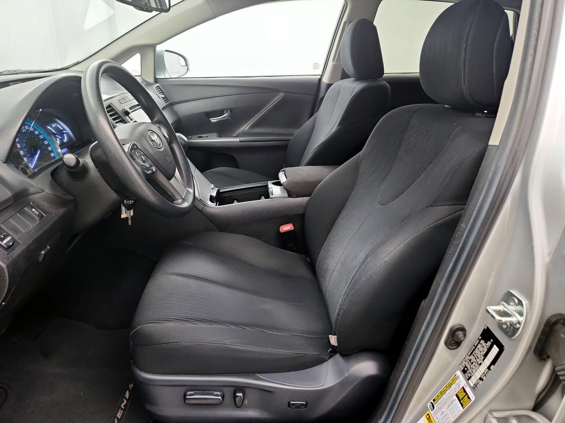 Thumbnail: 2014 Toyota Venza - 11