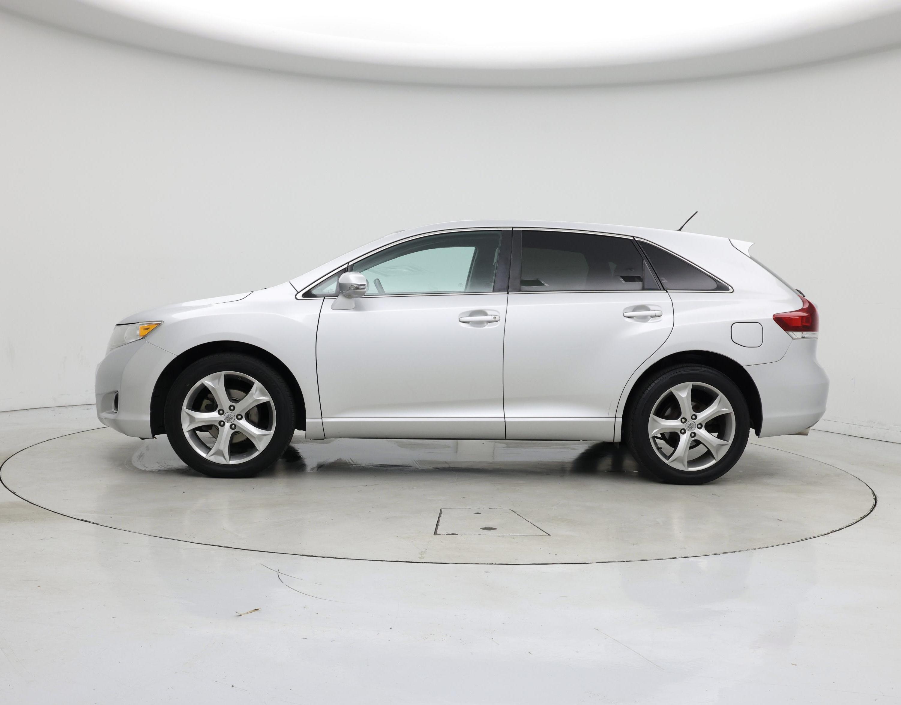 Thumbnail: 2014 Toyota Venza - 3