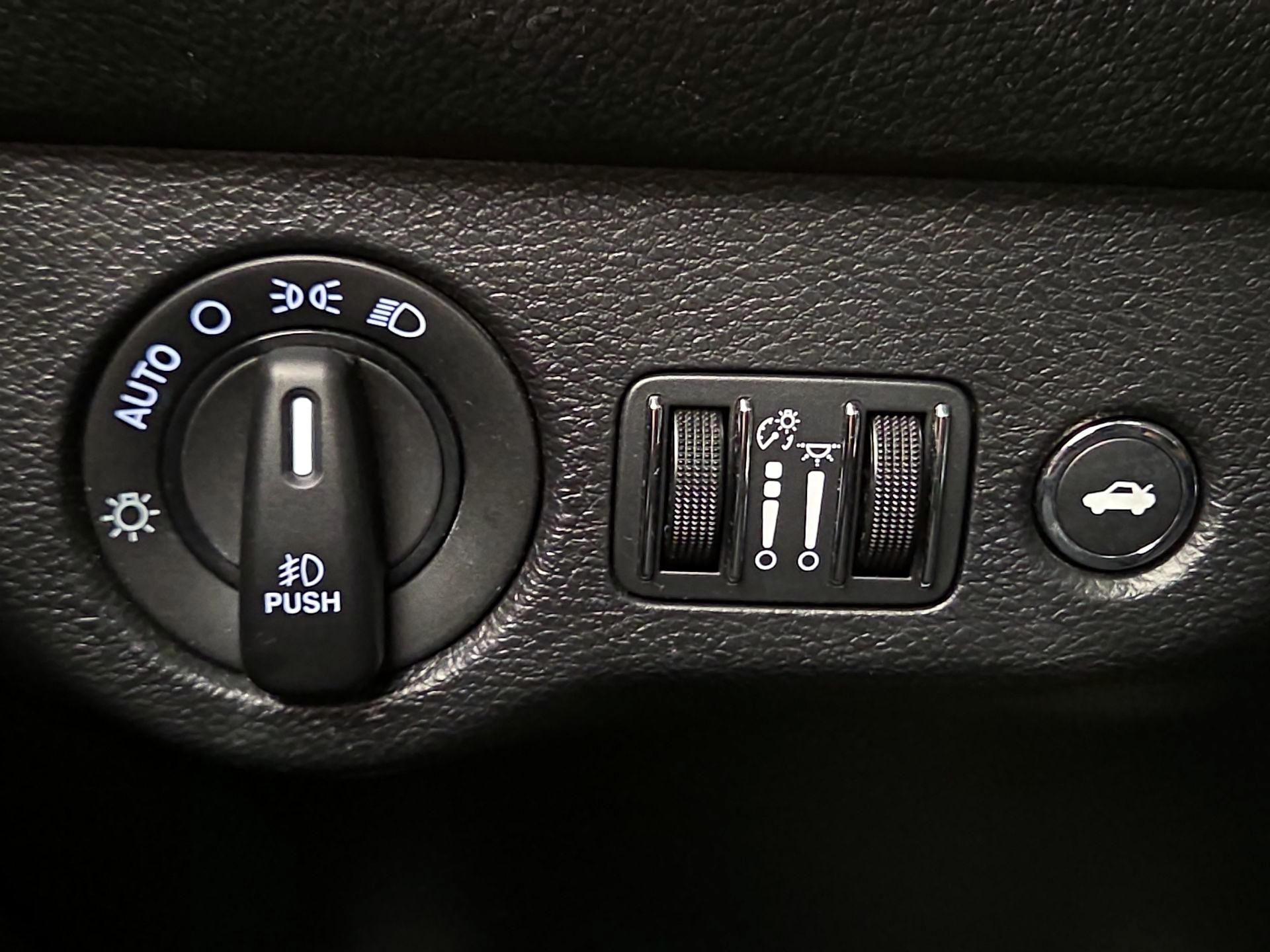 Thumbnail: 2019 Dodge Challenger - 13