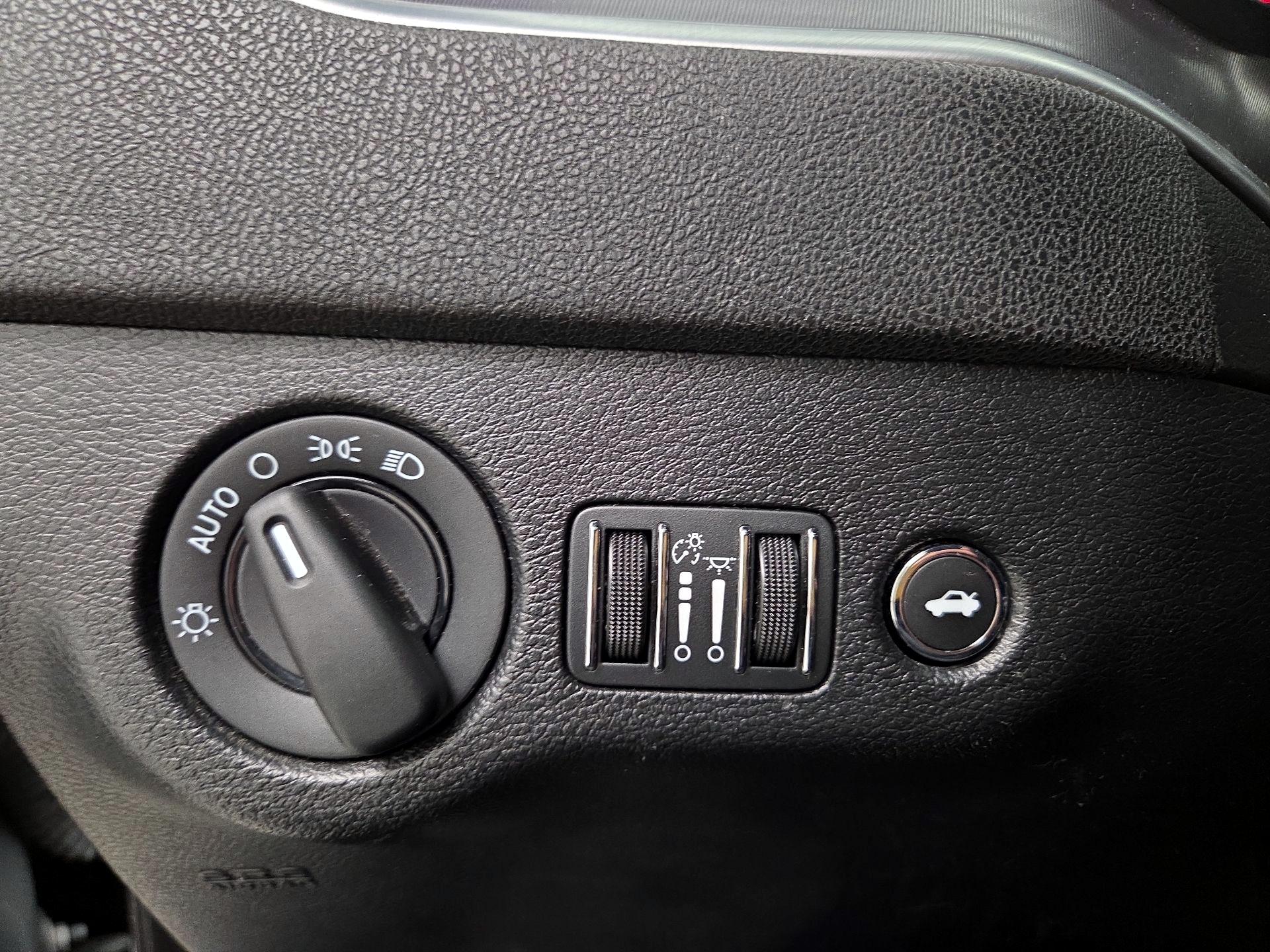 Thumbnail: 2021 Dodge Charger - 13