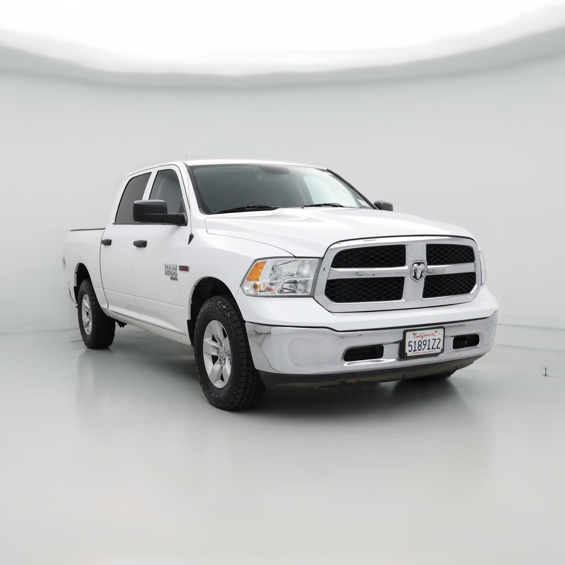 Thumbnail: 2019 RAM 1500 Classic - 1