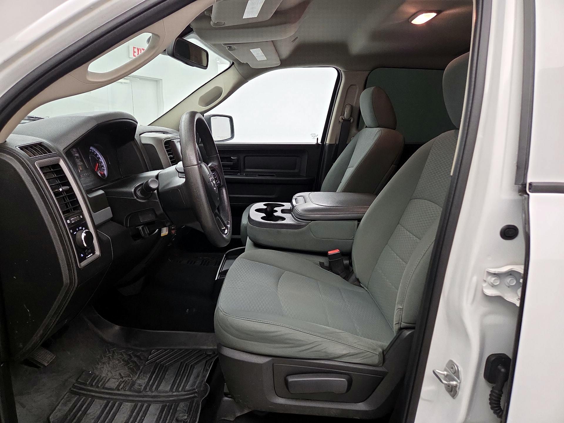 Thumbnail: 2019 RAM 1500 Classic - 11