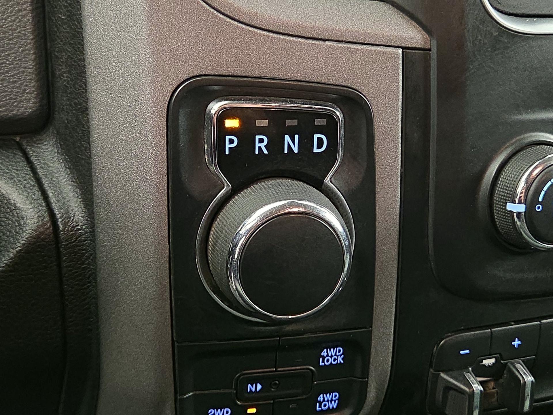 Thumbnail: 2019 RAM 1500 Classic - 17