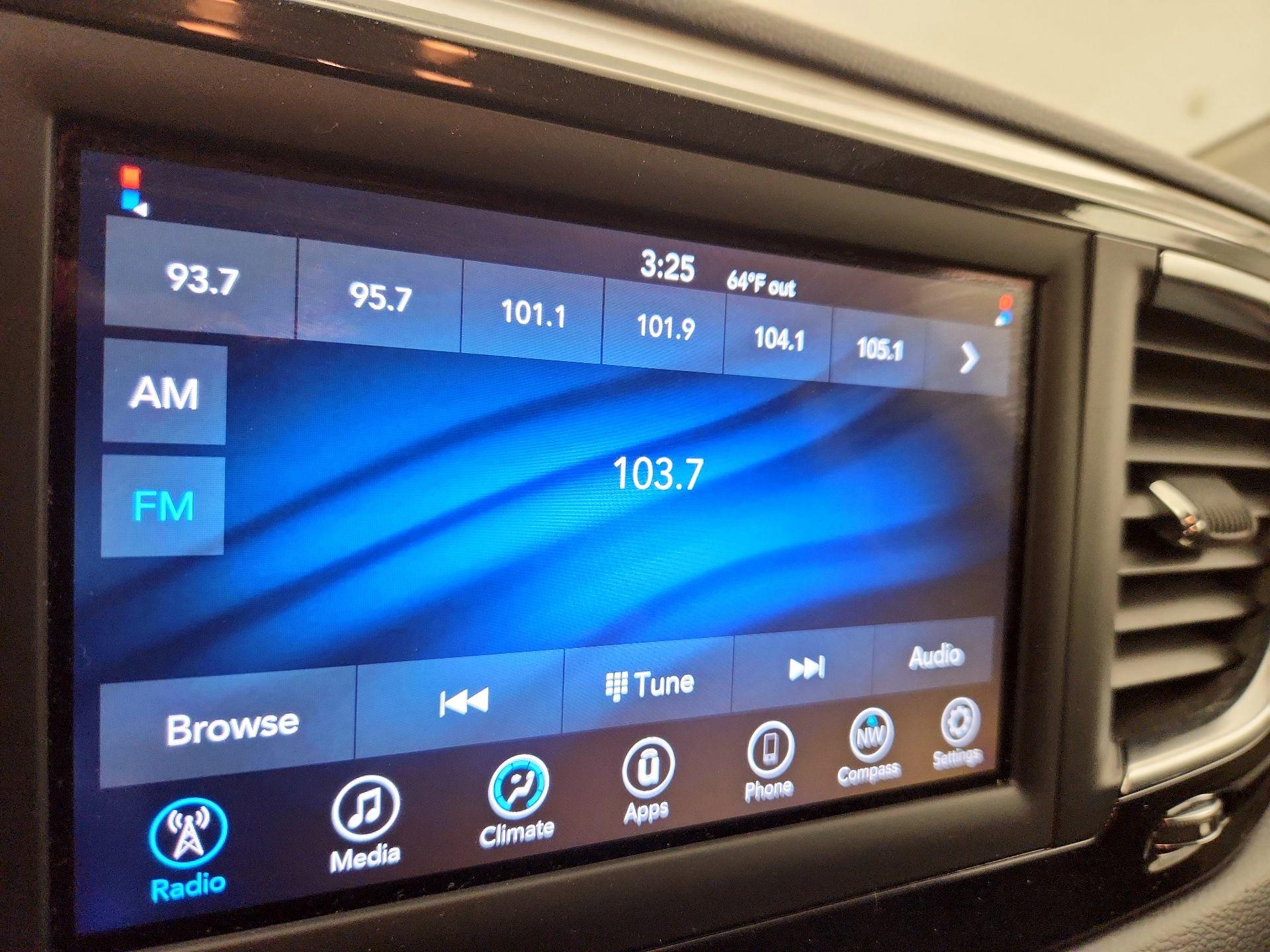 Thumbnail: 2018 Chrysler Pacifica - 15