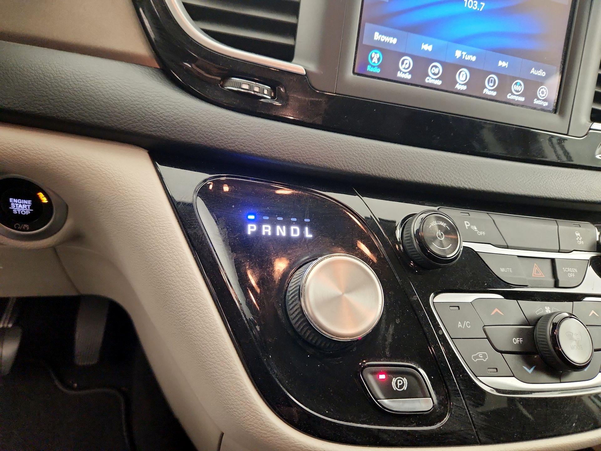 Thumbnail: 2018 Chrysler Pacifica - 17