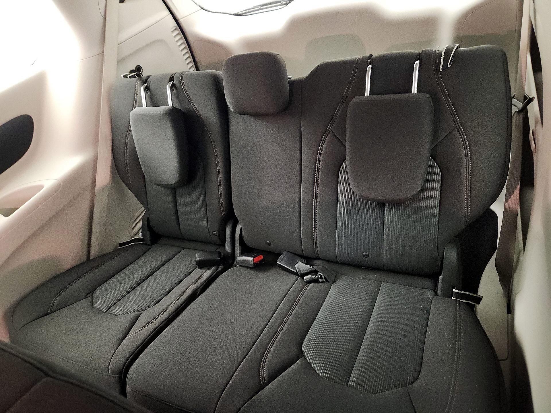 Thumbnail: 2018 Chrysler Pacifica - 20